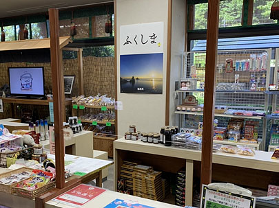 売店レジにアクリル板設置