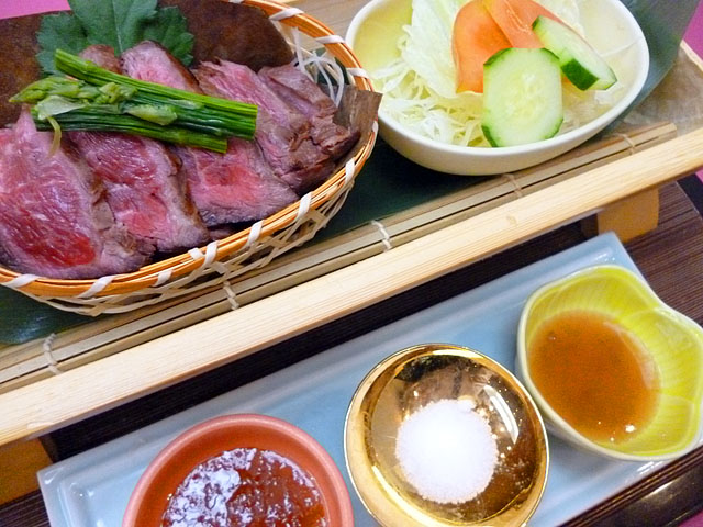 いしかわ牛の炙り焼き香草風味