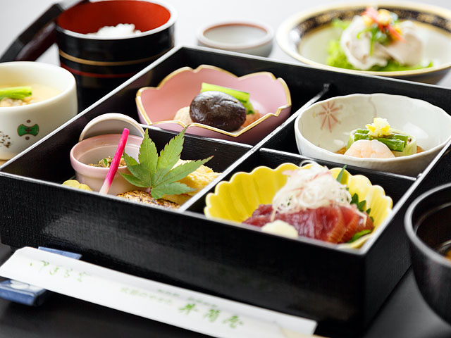 松花堂弁当